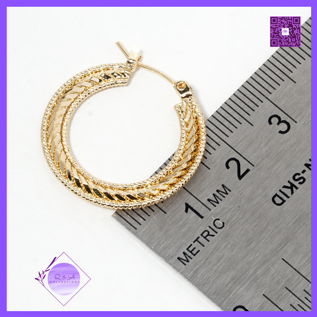 18K Gold Dipped Delicate Textured Metal Leverback Hoop Earrings (Gold)