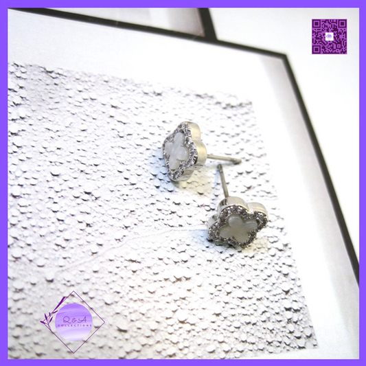 Small White Clover Clear CZ Silver Post