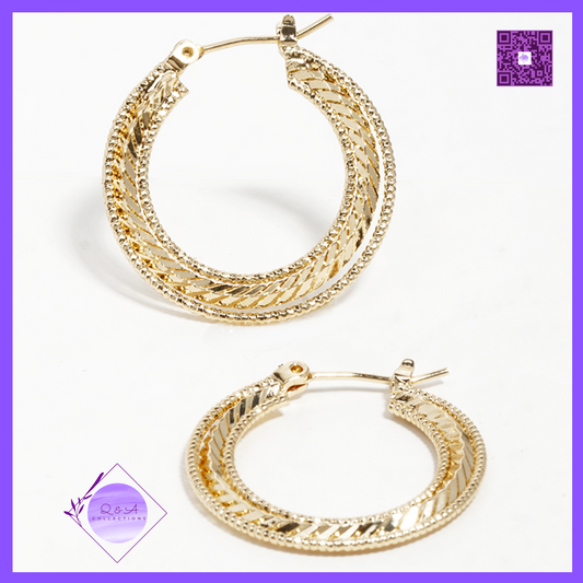 18K Gold Dipped Delicate Textured Metal Leverback Hoop Earrings (Gold)